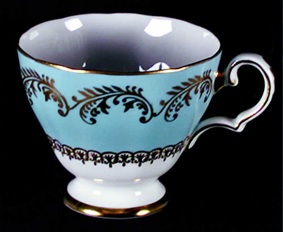 B425 Footed Cup by Grosvenor-1