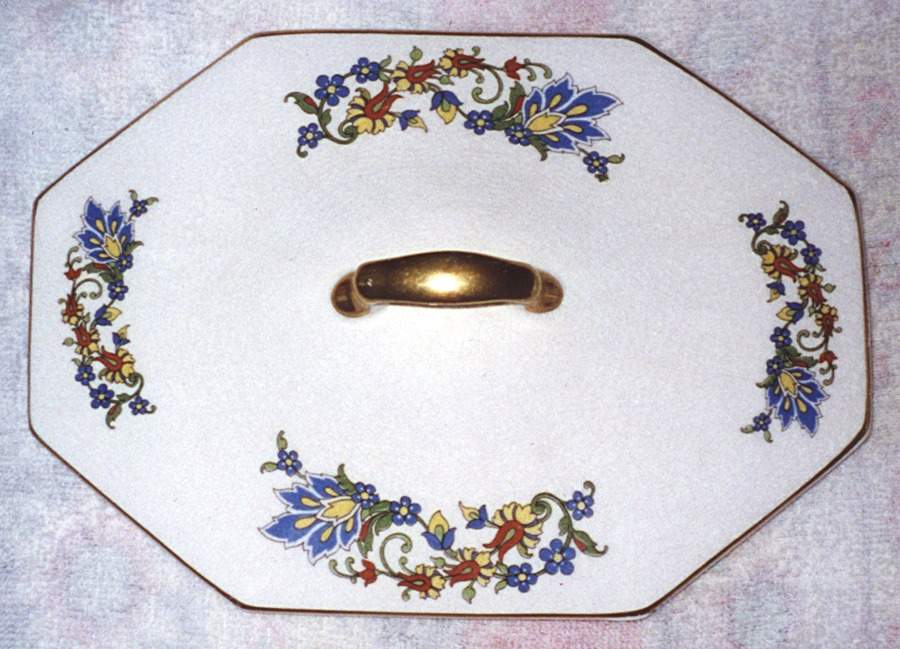 GLO5 Lid for Oval Vegetable by Globe Pottery (England)-1