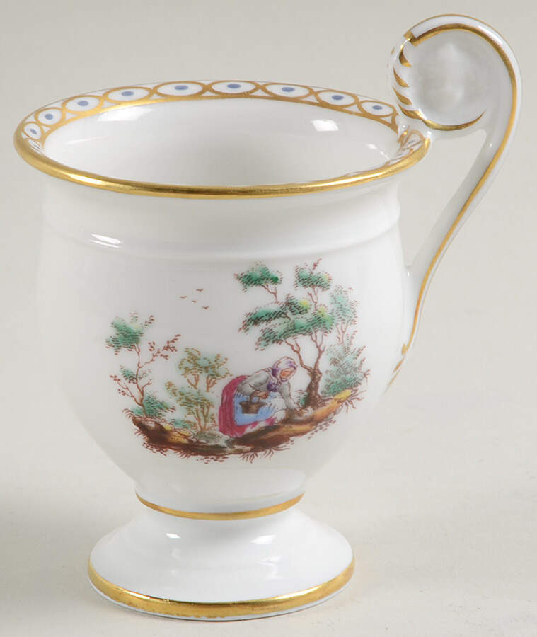 GIN117 Footed Demitasse Cup by Ginori 1735-1