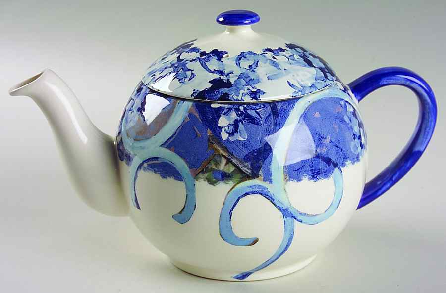 Chaise Bleu Teapot & Lid by Faiencerie De Gien-1