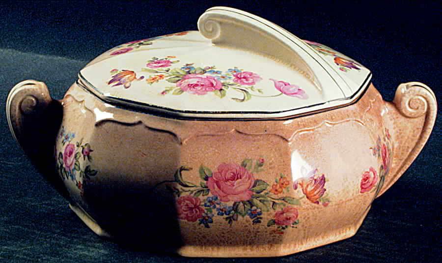 RS8674H 1.5 Qt Round Covered Casserole by WS George-1