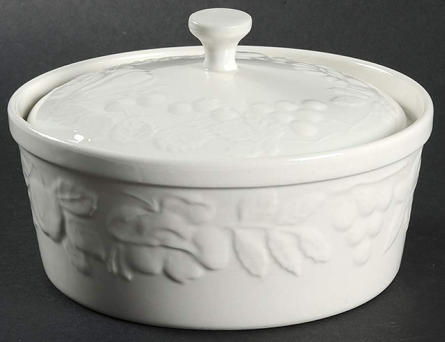 Fruit 1.50 Pt Round Covered Casserole by Gibson Designs-1