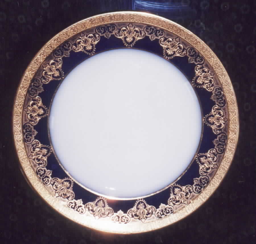 GUE382 Dinner Plate by WM Guerin-1