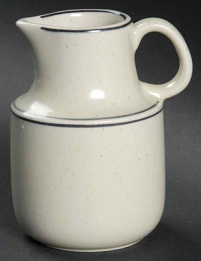 Birka Black Creamer by Gustavsberg-1