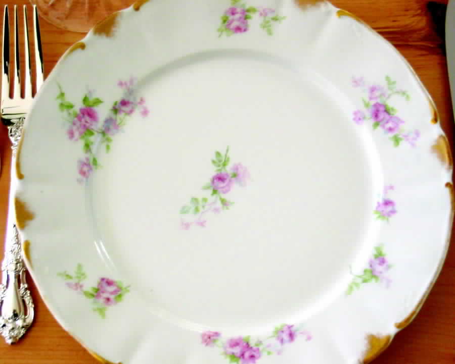 GUE391 Dinner Plate by WM Guerin-1