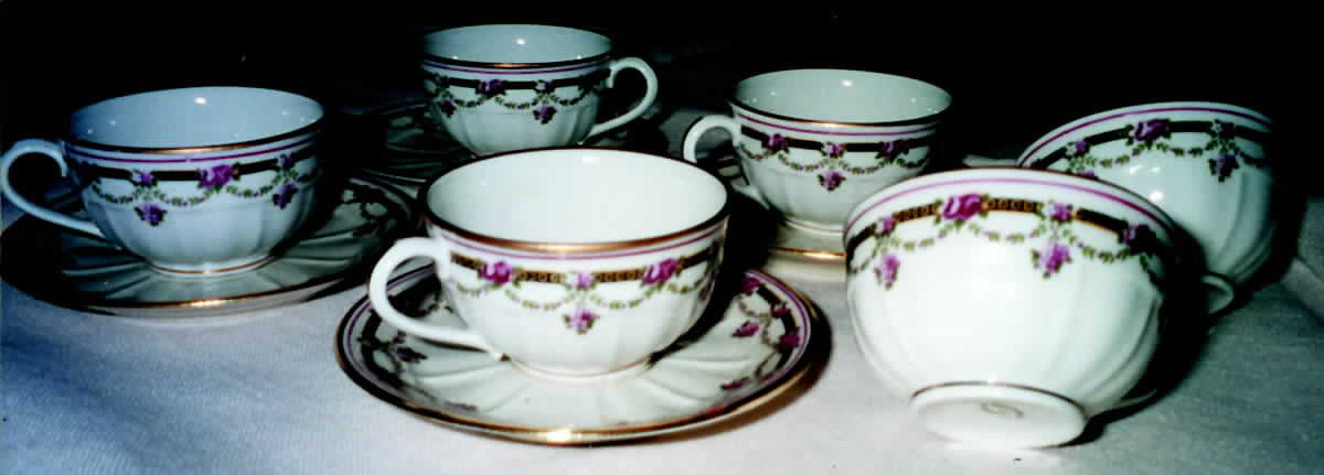 11732 Flat Demitasse Cup & Saucer Set by Ginori 1735-1