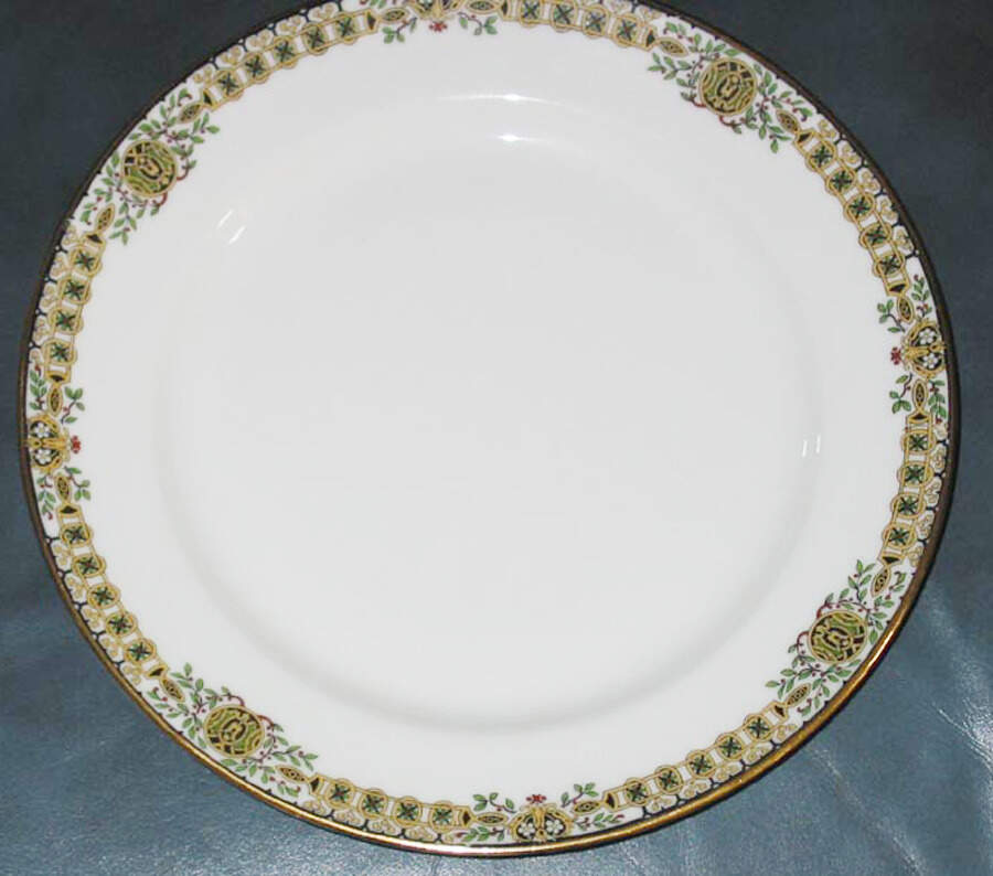 GUE425 Dinner Plate by WM Guerin-1