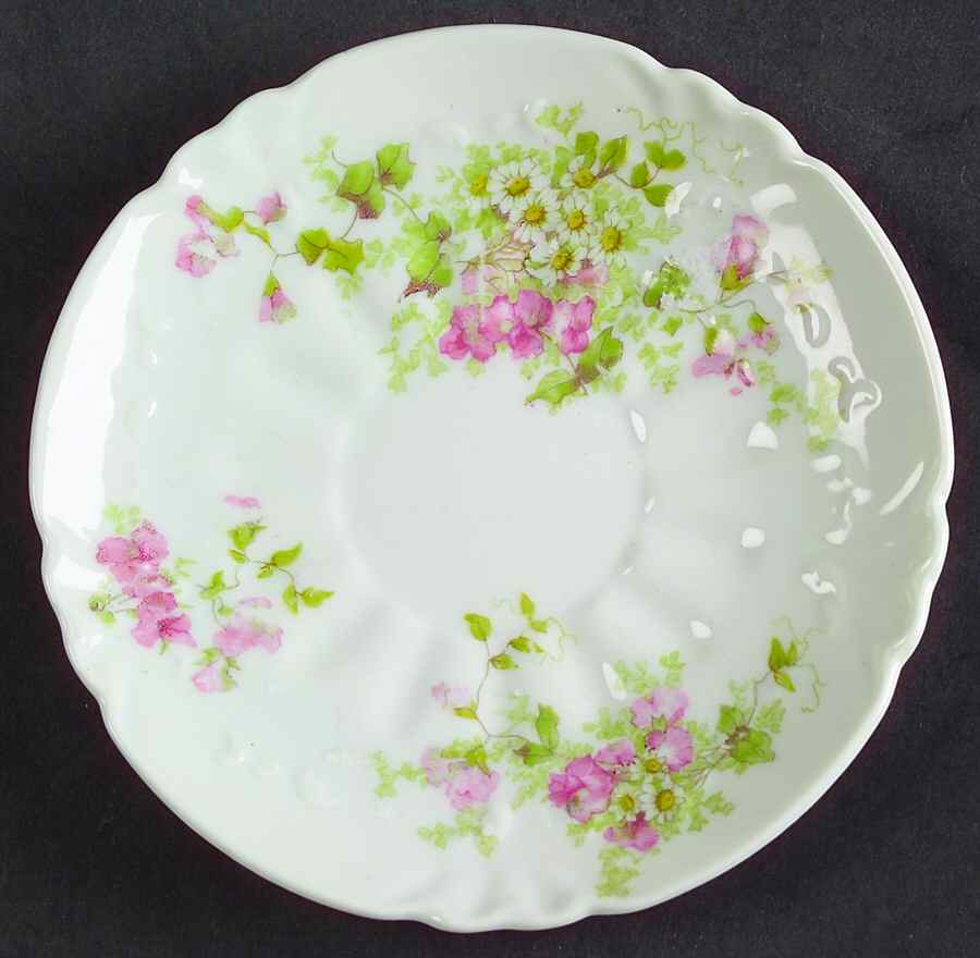GUE428 Saucer by WM Guerin-1