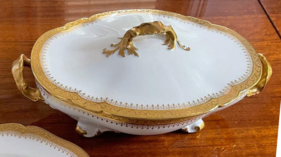 GUE435 Oval Covered Vegetable by WM Guerin-1