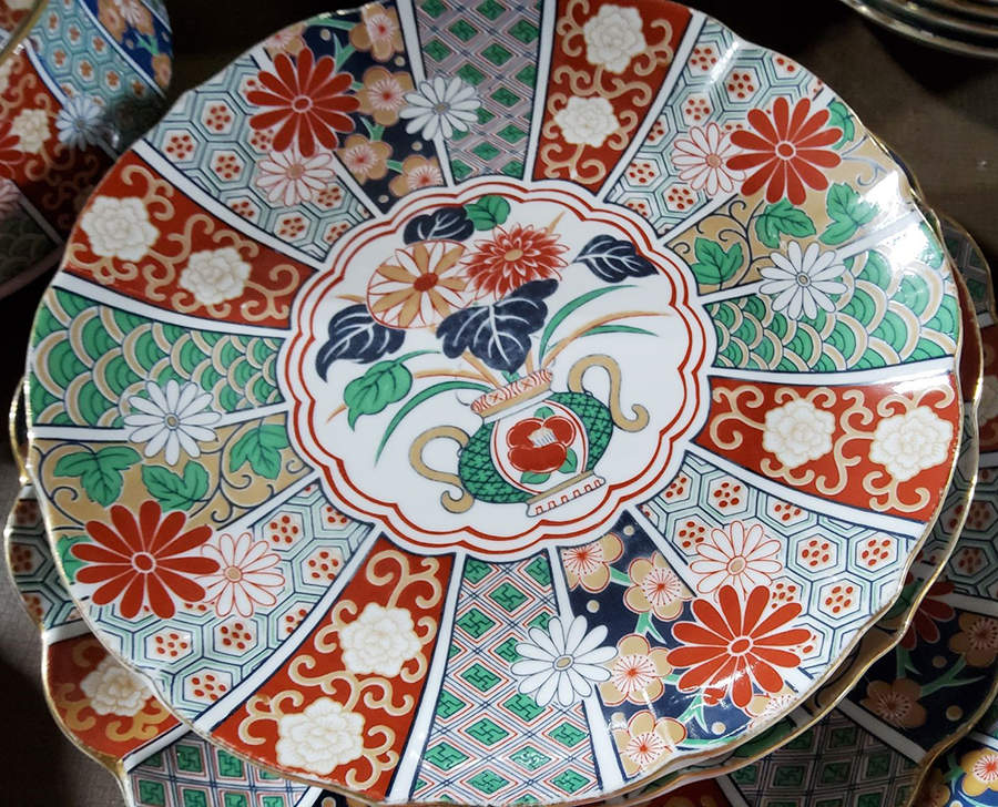 GUM8 Dinner Plate by Gumps-1