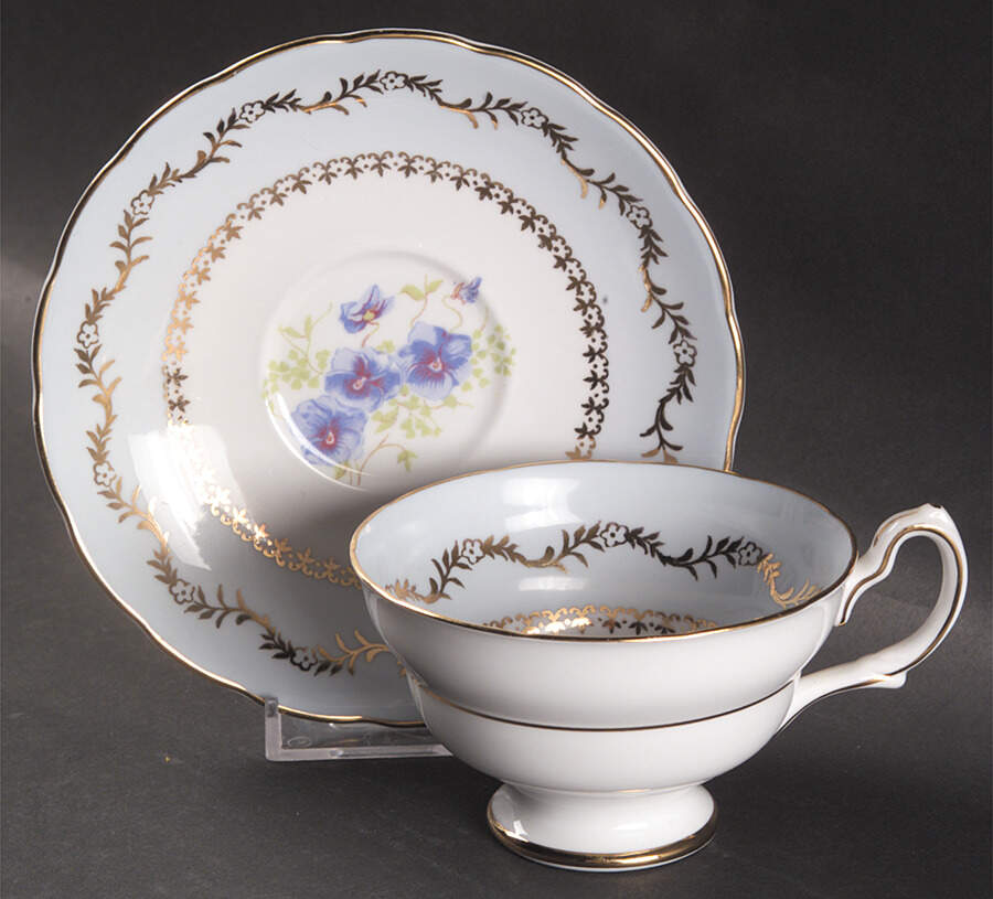 B321 Footed Cup & Saucer Set by Grosvenor-1
