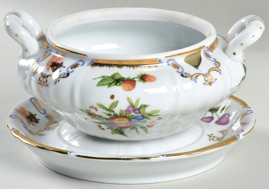 Yorkshire Sauce Boat with Attached Underplate No Lid by Godinger-1
