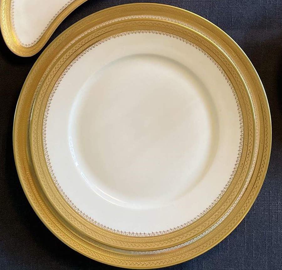 GUE455 Dinner Plate by WM Guerin-1
