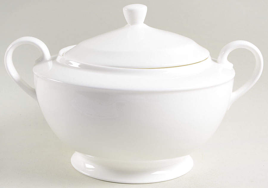 Antinea White Tureen &  Lid by Ginori 1735-1