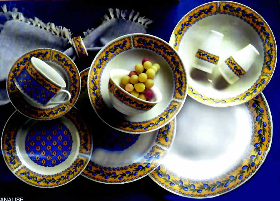 Analise Dinner Plate by Gibson Designs-1