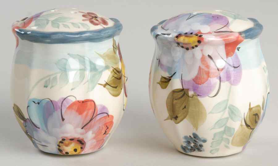 Crazy Daisies Salt & Pepper Set by Gibson Designs-1