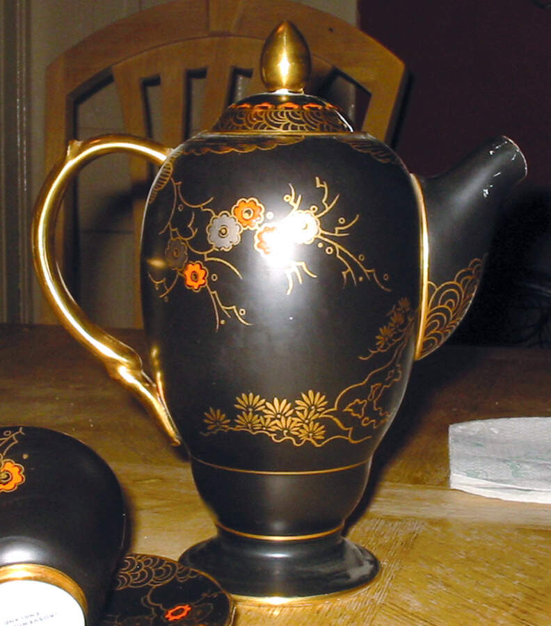 9619 Coffee Pot & Lid by Grosvenor-1