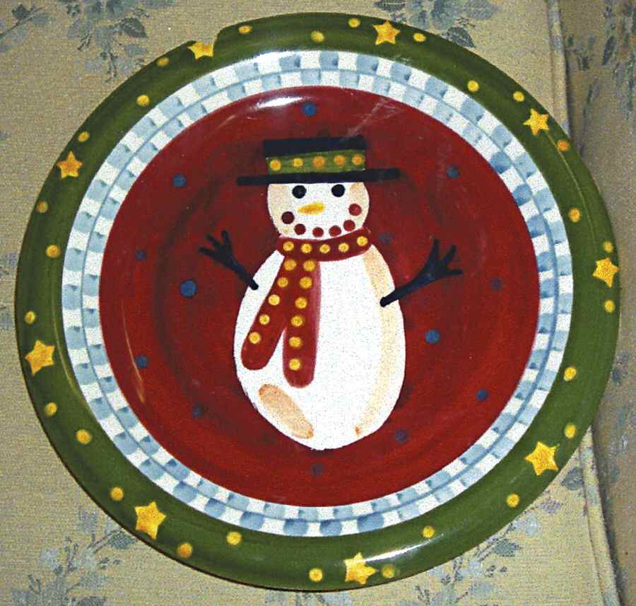 HOLLY JOLLY Dinner Plate by Gibson Designs-1