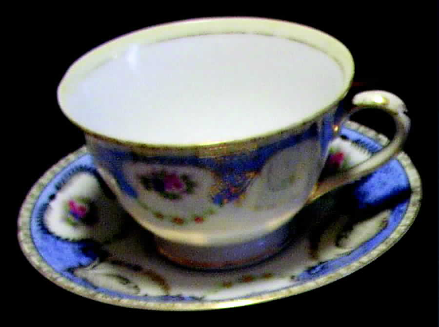 GOC44 Footed Cup & Saucer Set by Gold China-1