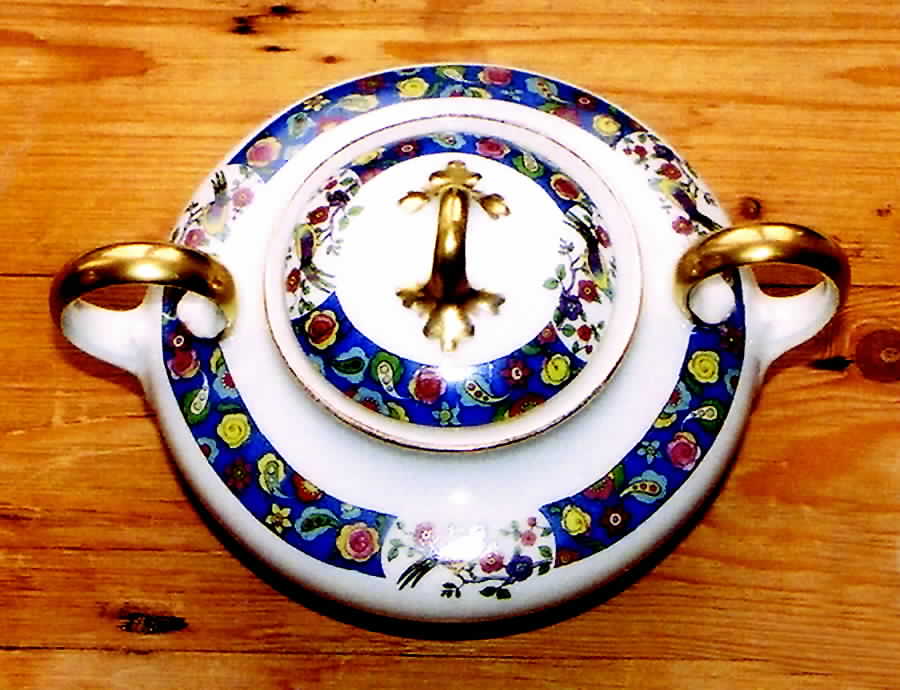 GUE472 Sugar Bowl & Lid by WM Guerin-1