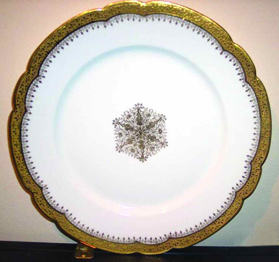 GUE475 Dinner Plate by WM Guerin-1