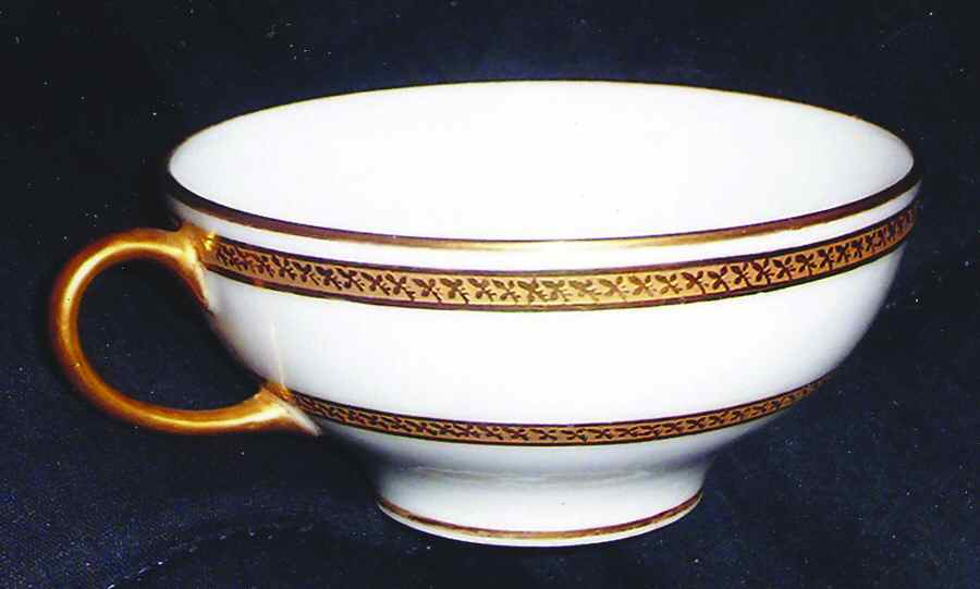 GUE476 Footed Cup by WM Guerin-1