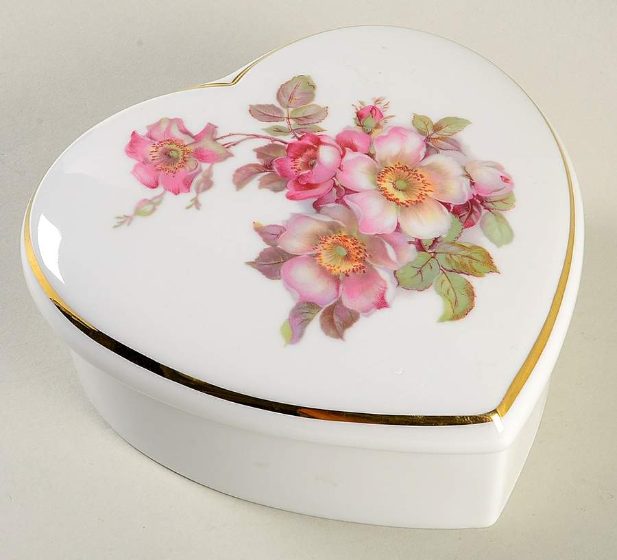 GDR2 5" Heart Shape Box & Lid by Gerold Porzellan-1
