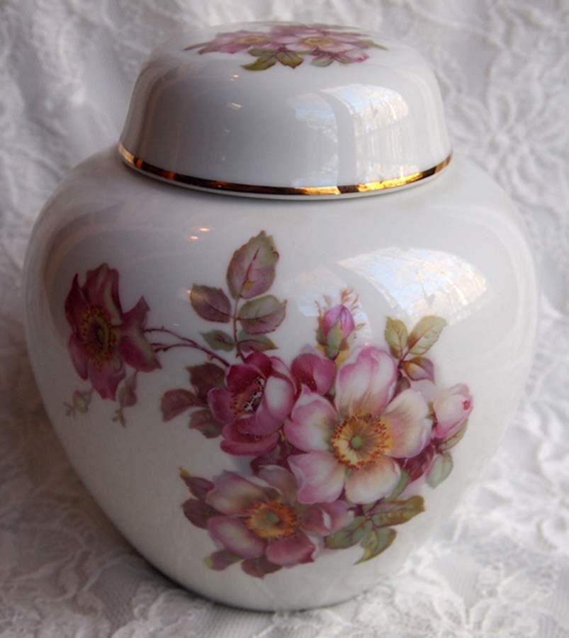 GDR2 Small Ginger Jar & Lid by Gerold Porzellan-1