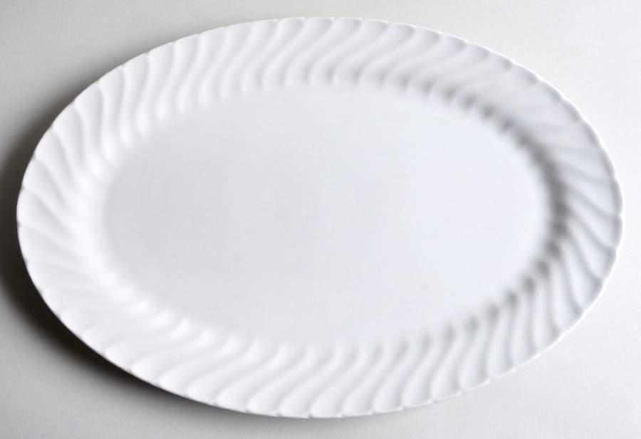 Aria White 14" Oval Serving Platter by Gibson Designs-1
