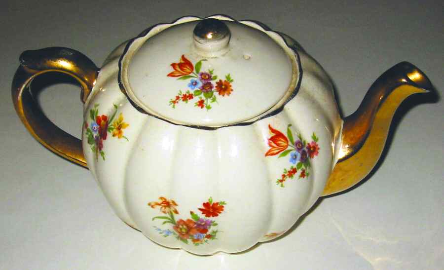 L332 Teapot & Lid by Gibsons-England-1