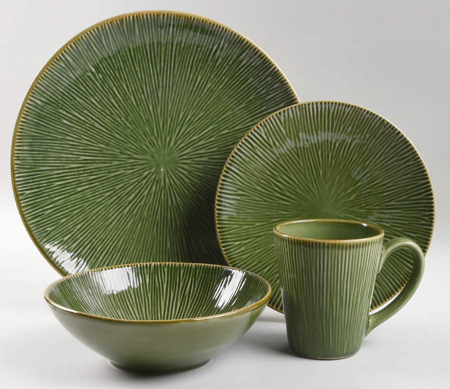 Lotus Leaf Green 4 Piece Place Setting by Gibson Designs-1