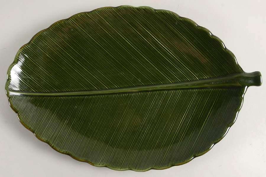 Lotus Leaf Green 16" Oval Serving Platter by Gibson Designs-1