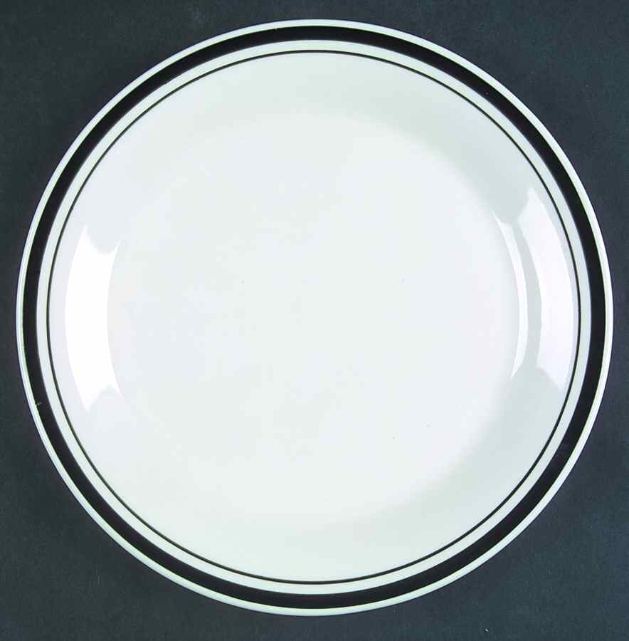 Basic Living II Belmont Black Dinner Plate by Gibson Designs-1