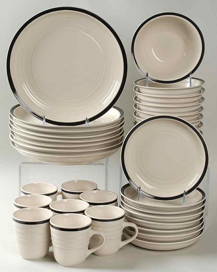 Basic Living V Black 32 Piece Set by Gibson Designs-1