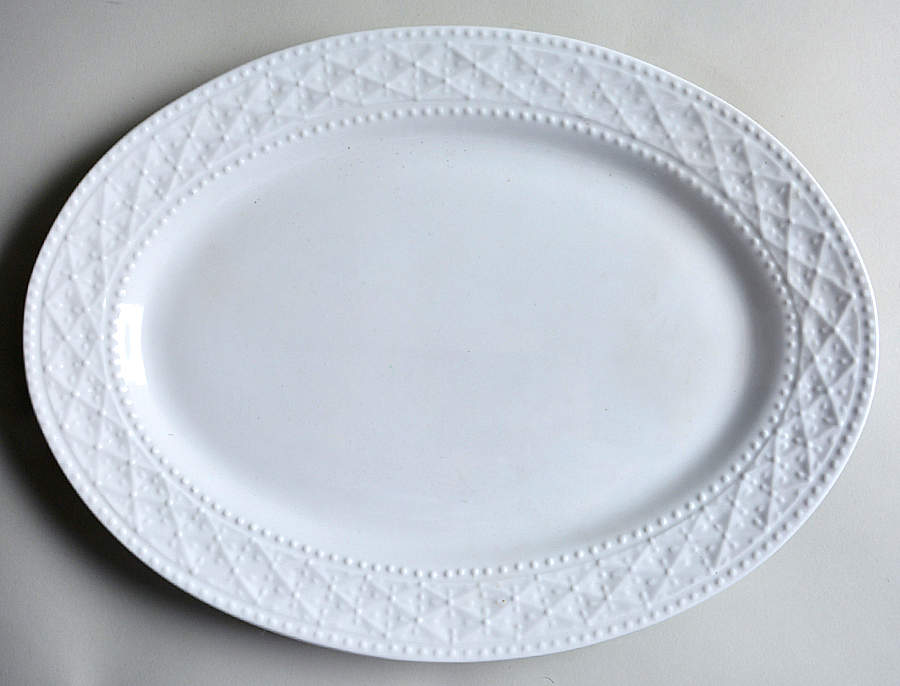 Royal Quilt White 14" Oval Serving Platter by Gibson Designs-1