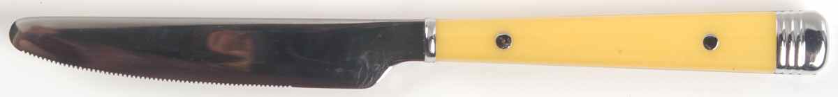 Escapade Yellow Small Dinner Knife by Gibson Designs-1