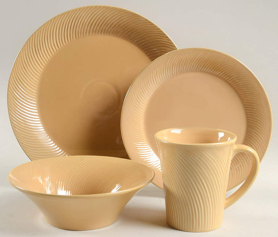 Transend Mustard 4 Piece Place Setting by Gibson Designs-1