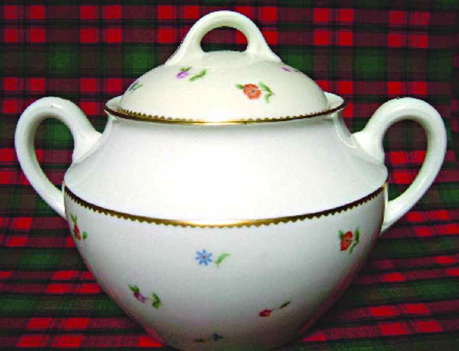 1011 Sugar Bowl & Lid by Ginori 1735-1