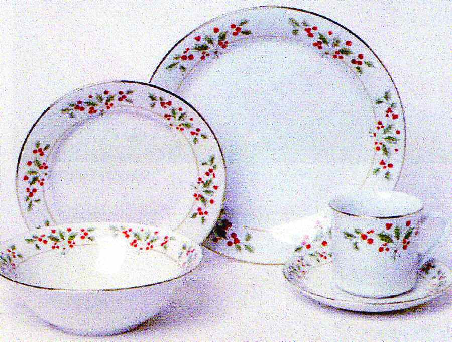 Winter Holly Dinner Plate by Gibson Designs-1