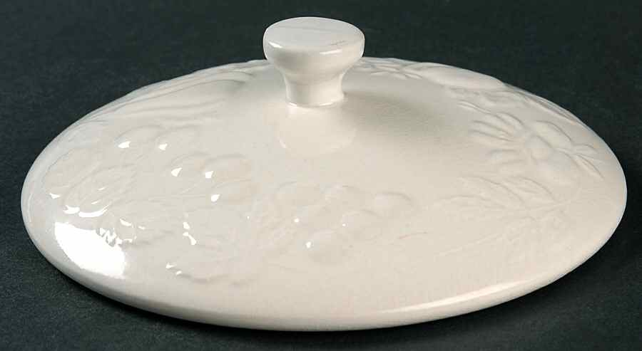 Fruit Lid for 2 Pt Round Casserole by Gibson Designs-1