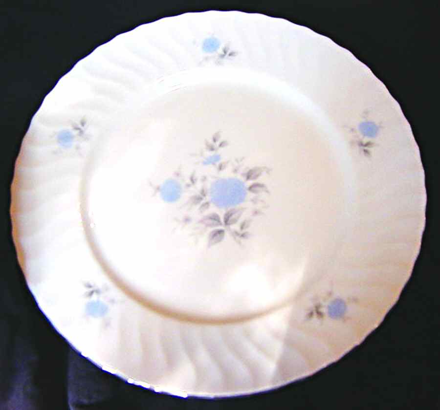 Mums Dinner Plate by Gold China-1