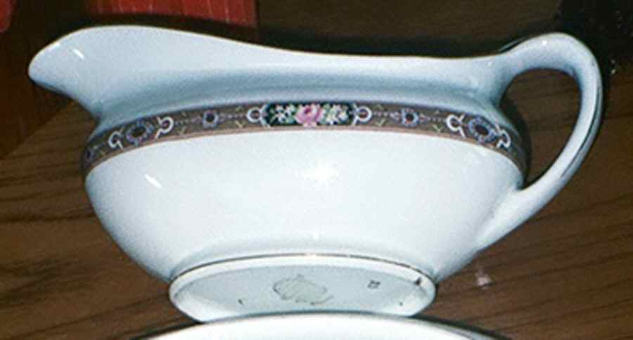3077 Gravy Boat by Grimwades (England)-1
