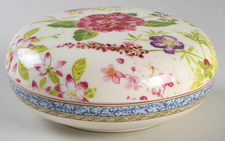 Millefleurs 6" Candy Box with Lid by Faiencerie De Gien-1