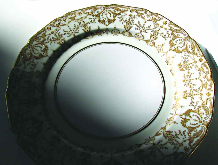 GUE504 Dinner Plate by WM Guerin-1
