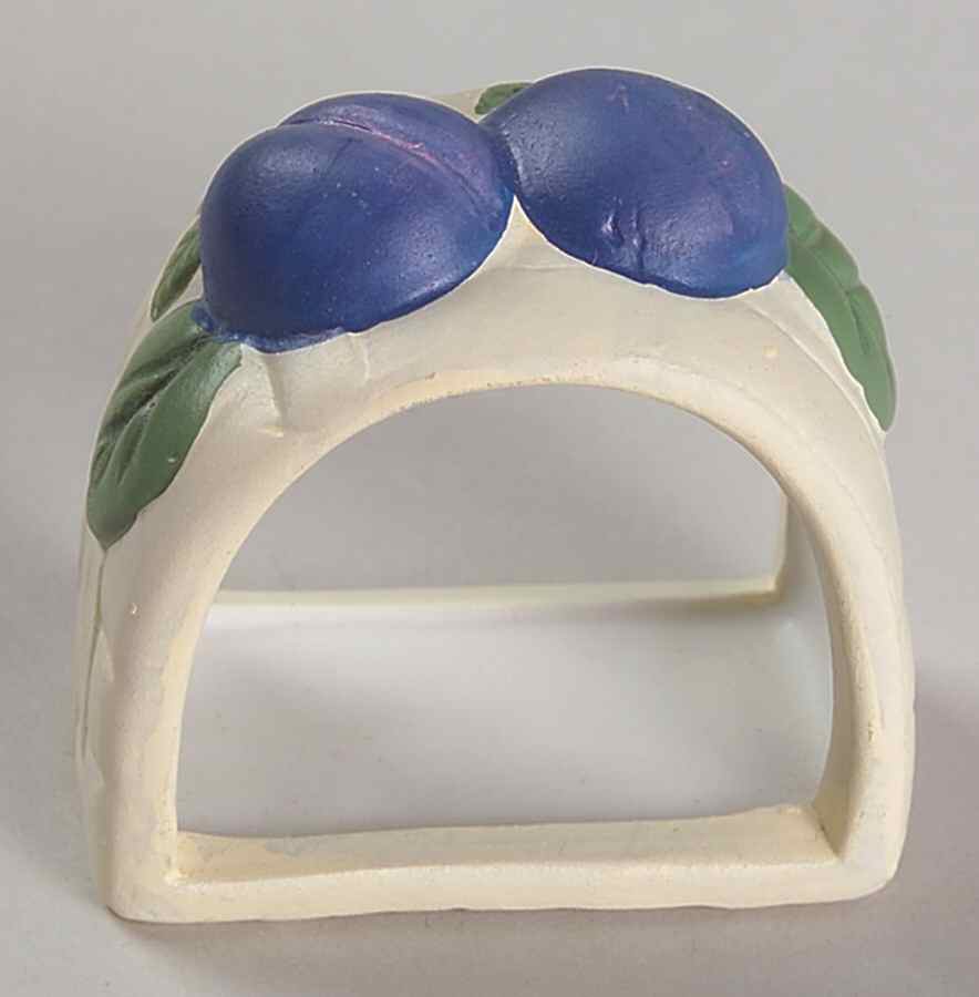 COUNTRY ORCHARD Sculpted Napkin Ring by Gibson Designs-1