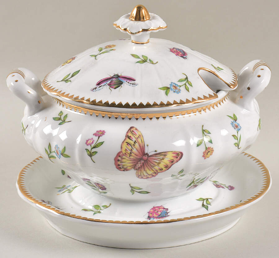 Primavera Sauce Boat with Attached Underplate & Lid by Godinger-1
