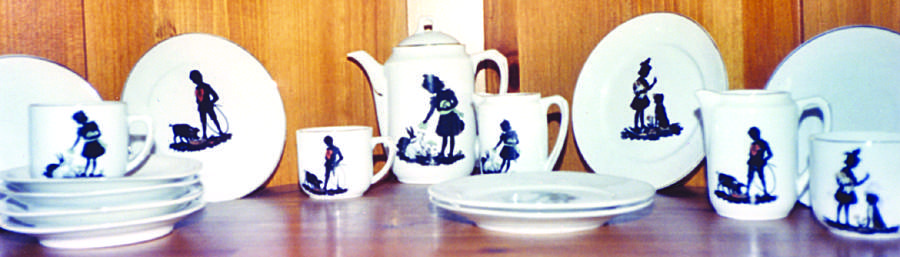 SCG157 Child's Coffee Pot & Lid by Schirnding-1