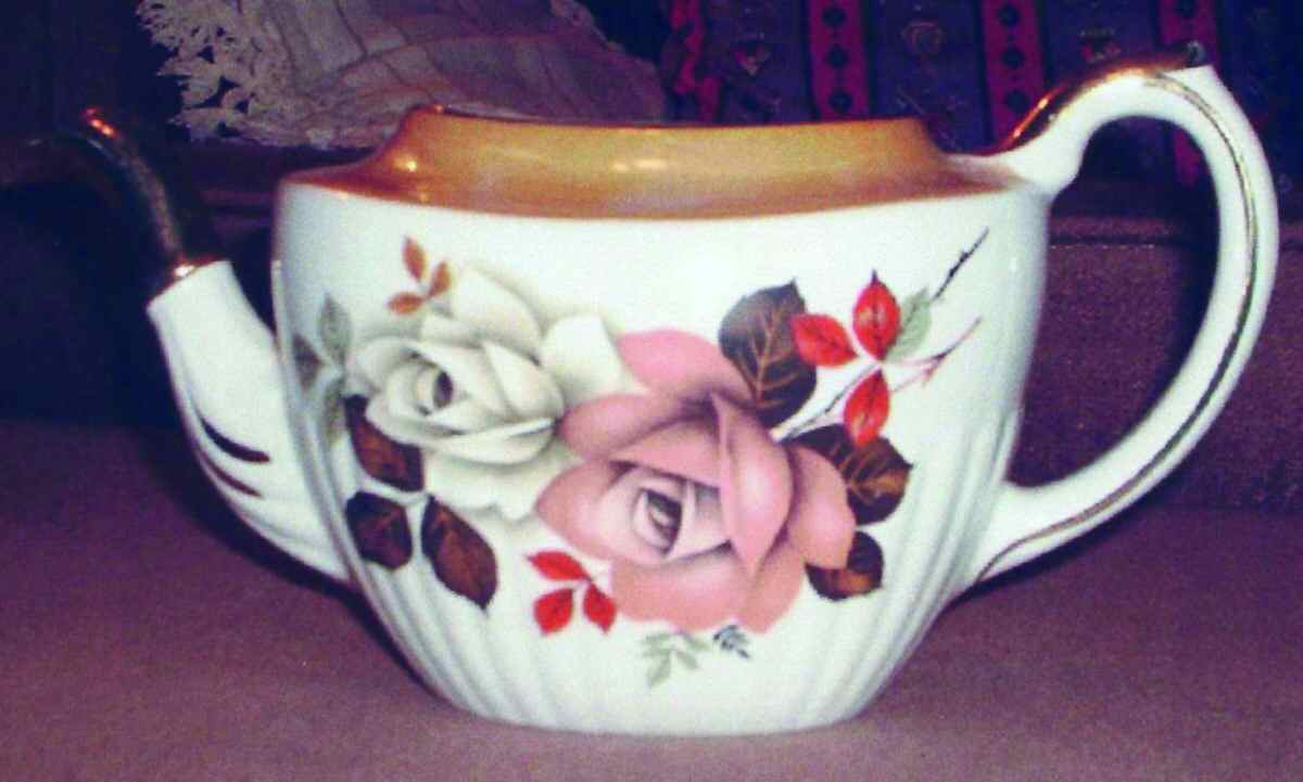 Dr1856 Teapot No Lid by Gibsons-England-1