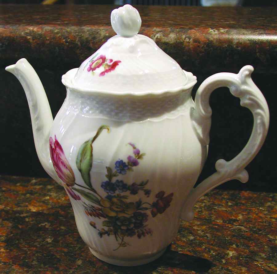 GIN194 Coffee Pot & Lid by Ginori 1735-1