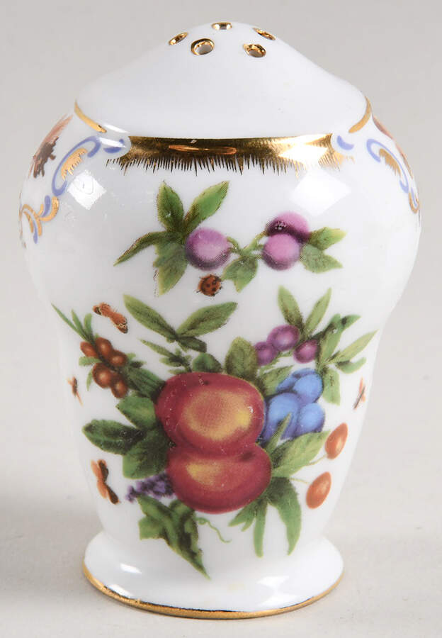 Yorkshire Pepper Shaker by Godinger-1